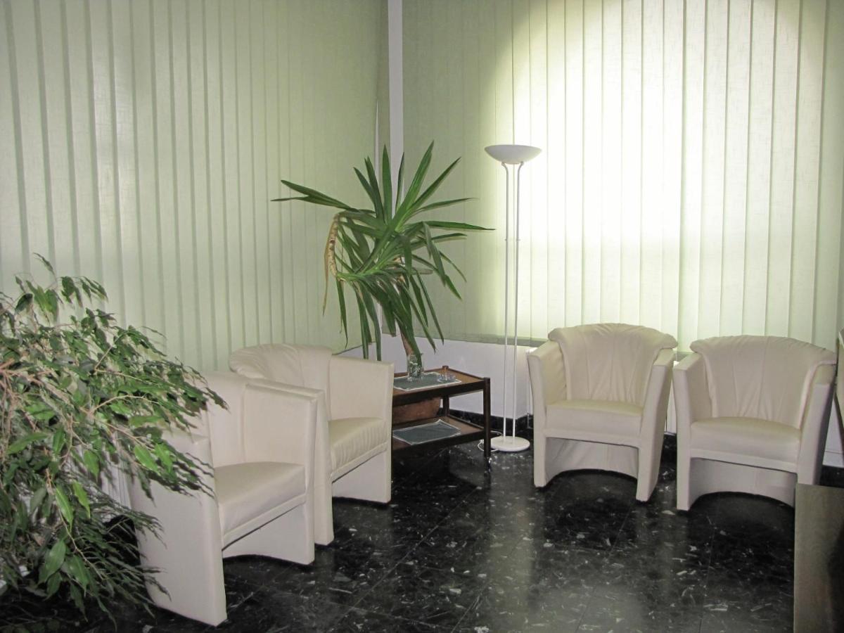 Hotel Bila Ruze Brno Bagian luar foto