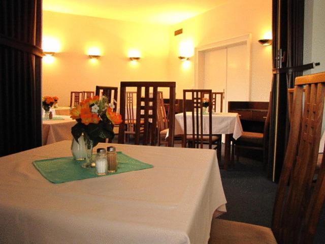 Hotel Bila Ruze Brno Bagian luar foto