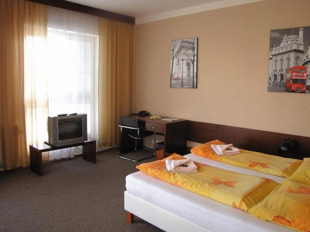 Hotel Bila Ruze Brno Bagian luar foto