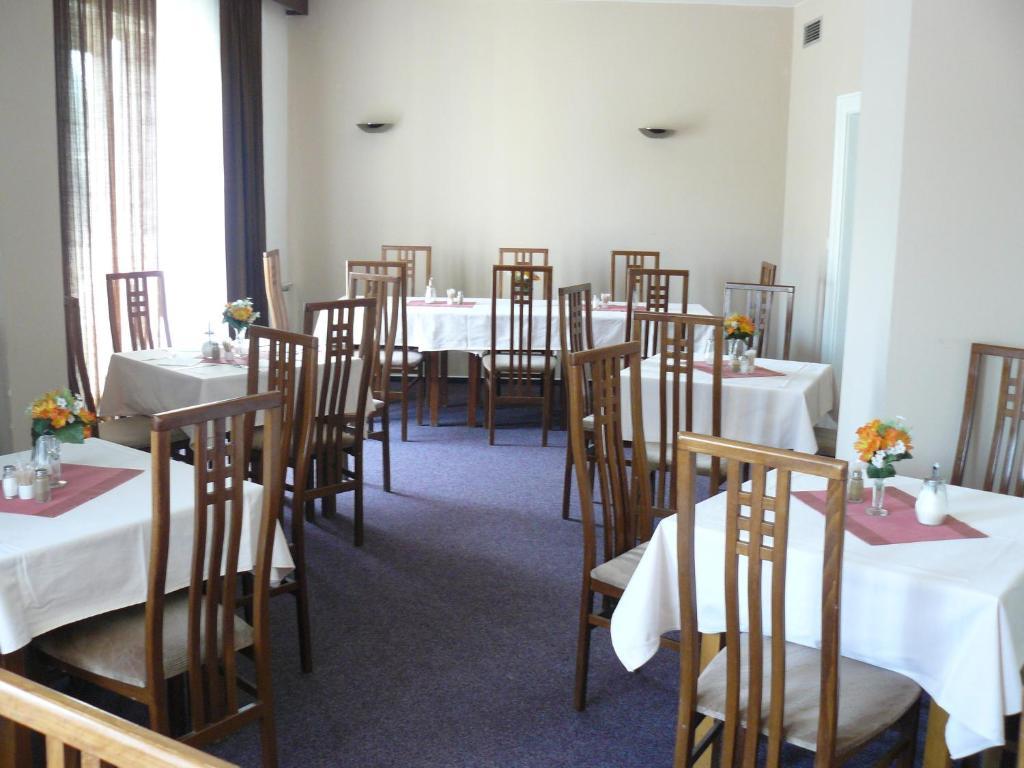 Hotel Bila Ruze Brno Bagian luar foto