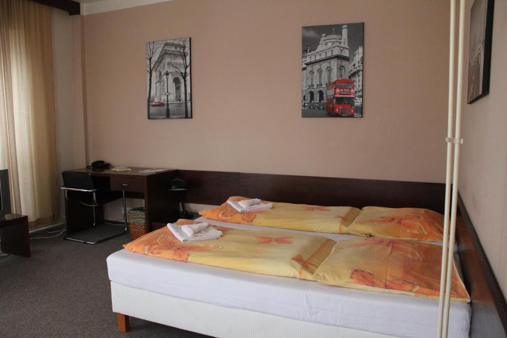 Hotel Bila Ruze Brno Bagian luar foto