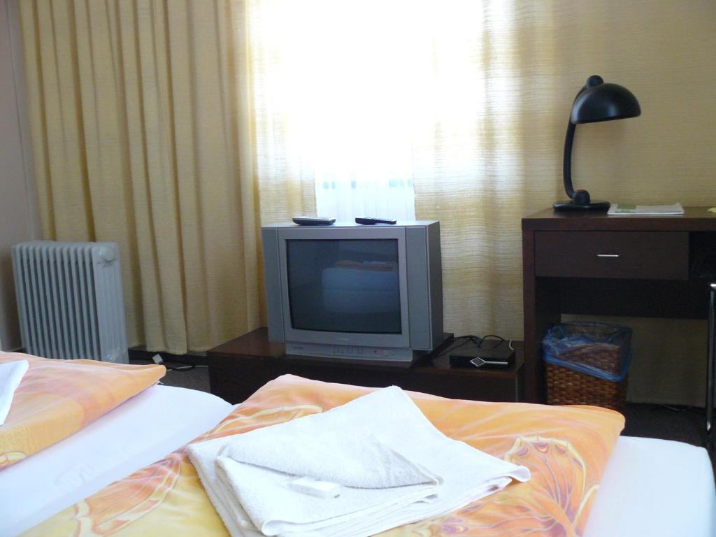 Hotel Bila Ruze Brno Bagian luar foto