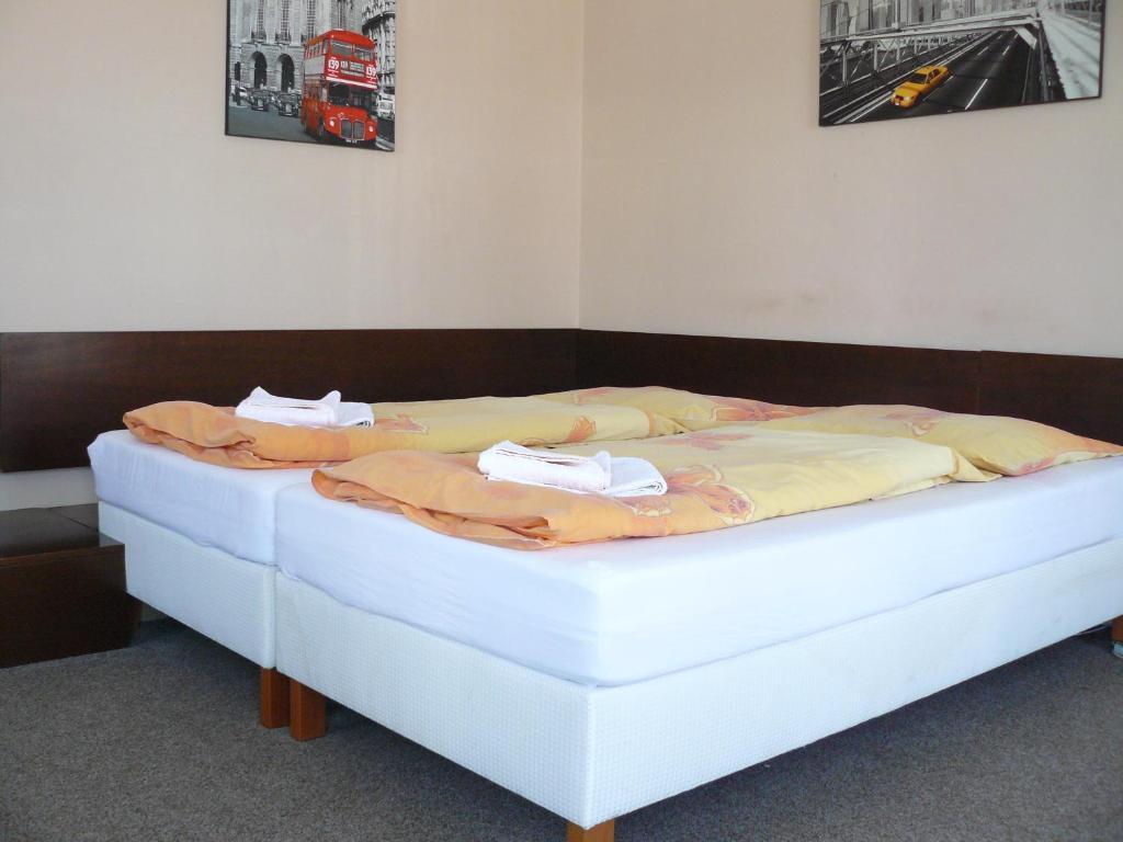 Hotel Bila Ruze Brno Bagian luar foto