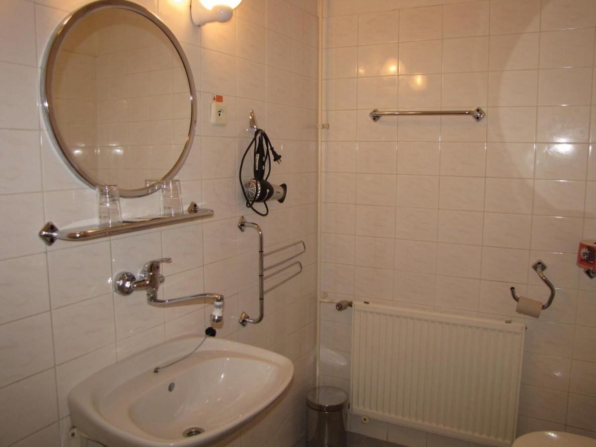 Hotel Bila Ruze Brno Bagian luar foto
